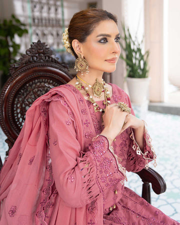 Versatile by Aalaya Winter Vol 01 '25 D 08